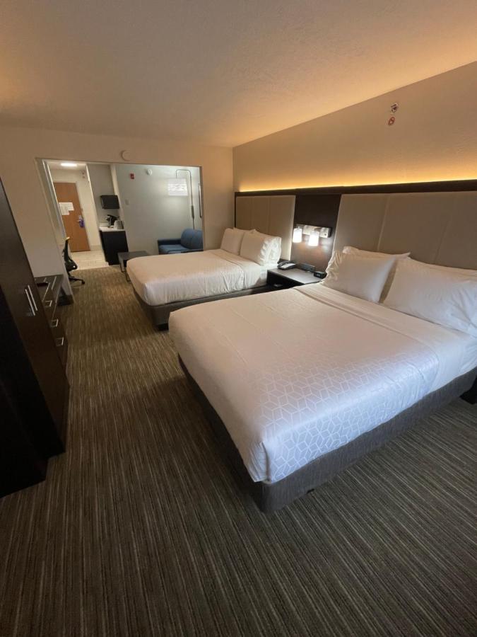 Holiday Inn Express Hotel & Suites Las Vegas By Ihg מראה חיצוני תמונה